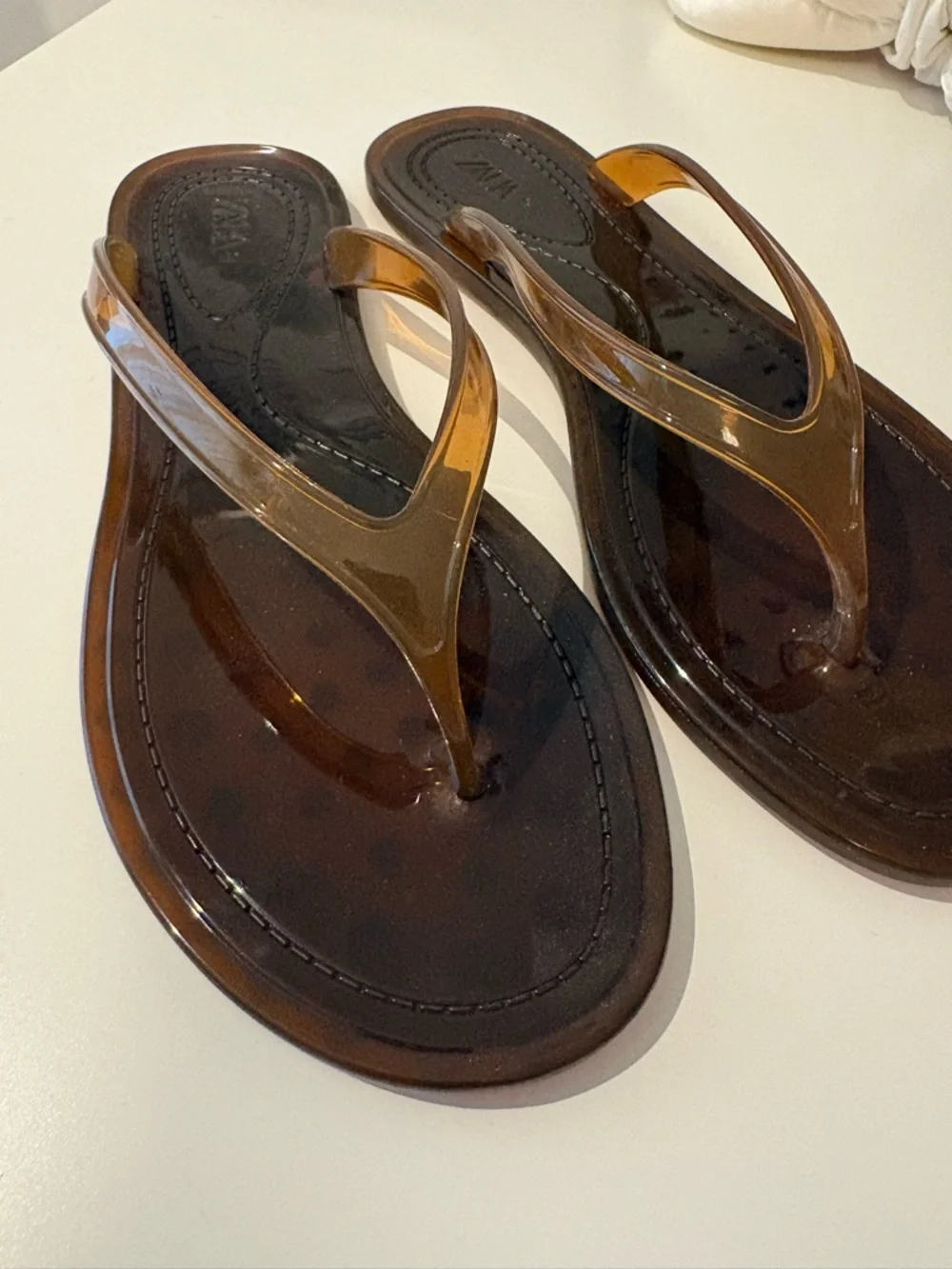 Zara Women’s Brown Jelly Flip Flop Sandals - Picture 4 of 5
